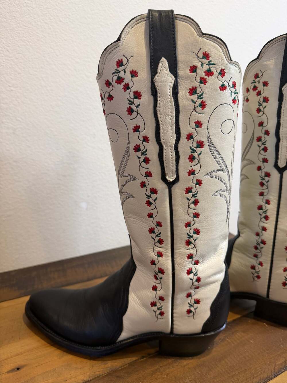 Lucchese Classics Handmade L1018 RARE Cowgirl Boots WM 8B Flower